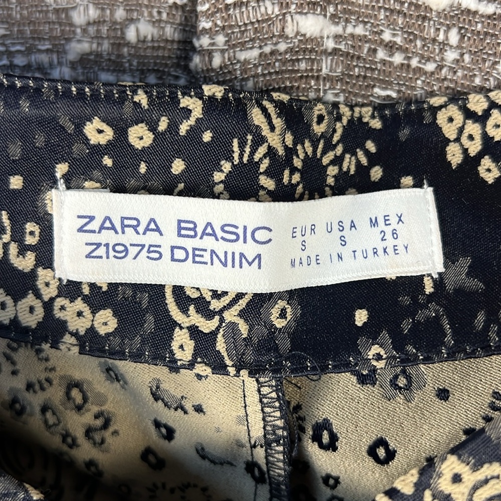 ZARA BASIC Z1975 Denim Off The Shoulder Dress Navy Blue W/ Cream Floral Print - Picture 5 of 10